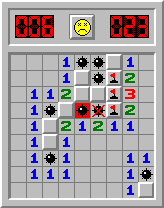 O tablă Minesweeper cu un steag plasat incorect